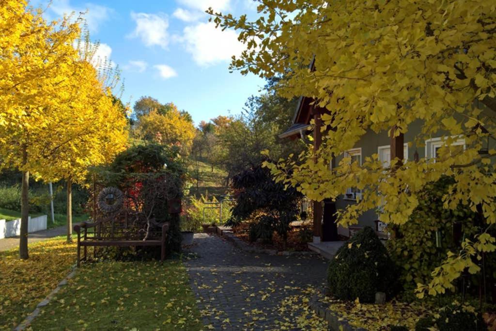 Entspannen Im Gruenen, Ferienwohnung Mit Eigenem Garten Keilberg Buitenkant foto
